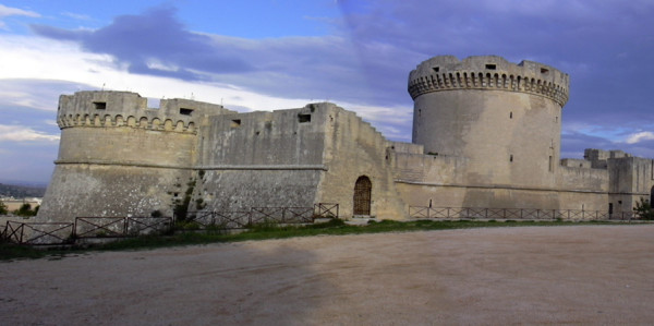 Visit of Tramontano Castle in Matera and paper mache laboratory with medieval experience game