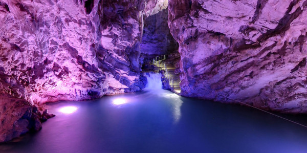 Visit of the wonderful Pertosa’s Caves