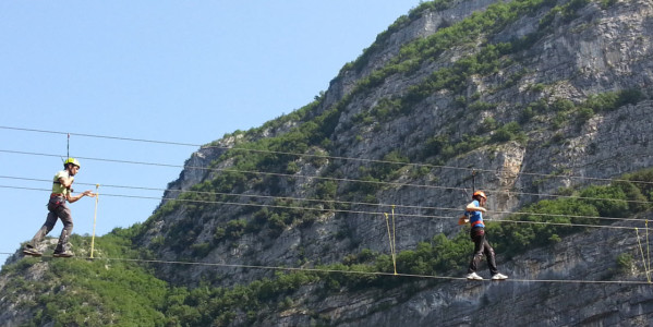 Exciting air path on Tibetan and Thai bridges or on Zip Line
