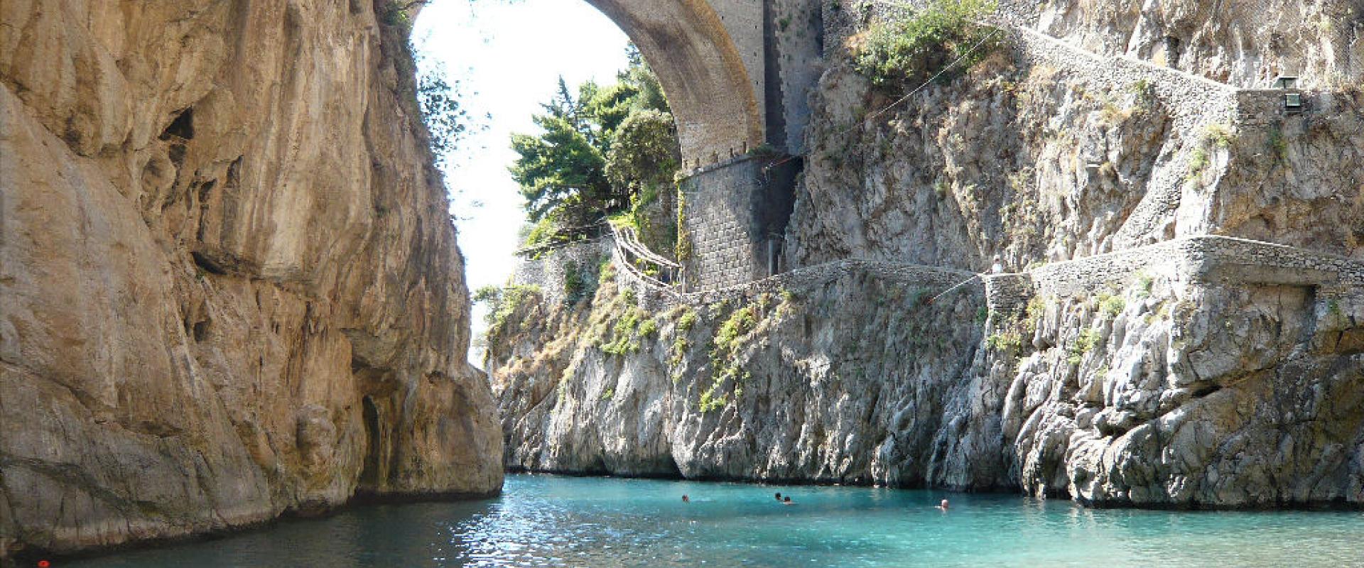 Furore, ponte sul fiordo