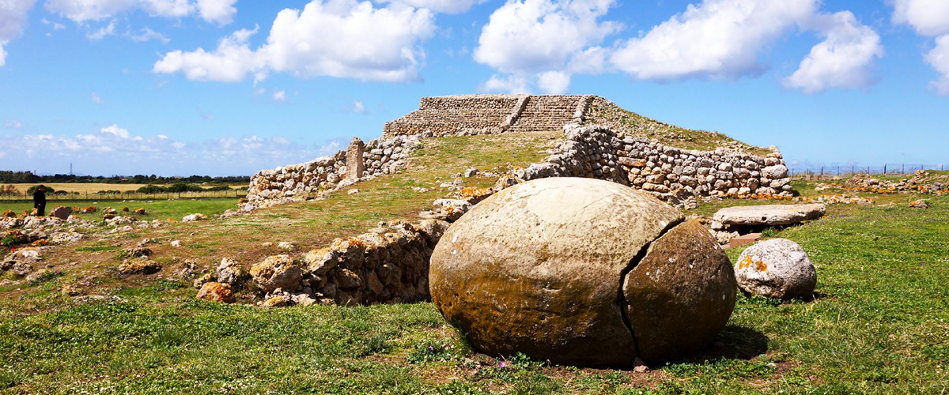 Visit of Anghelo Ruju ruins