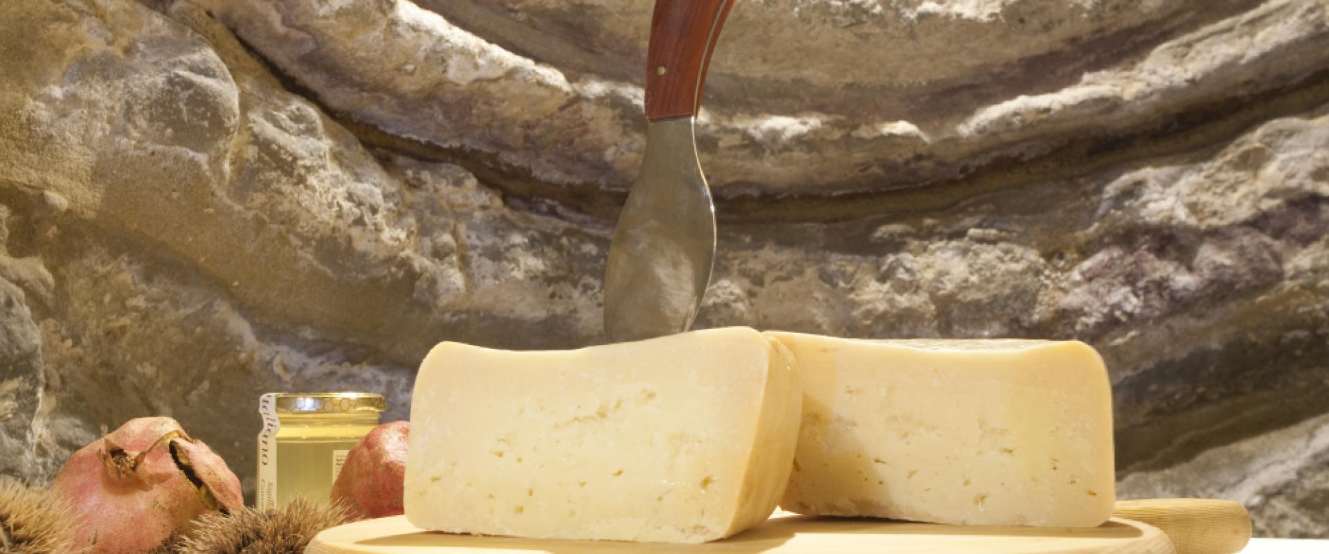 pecorino di fossa Pecorino di fossa