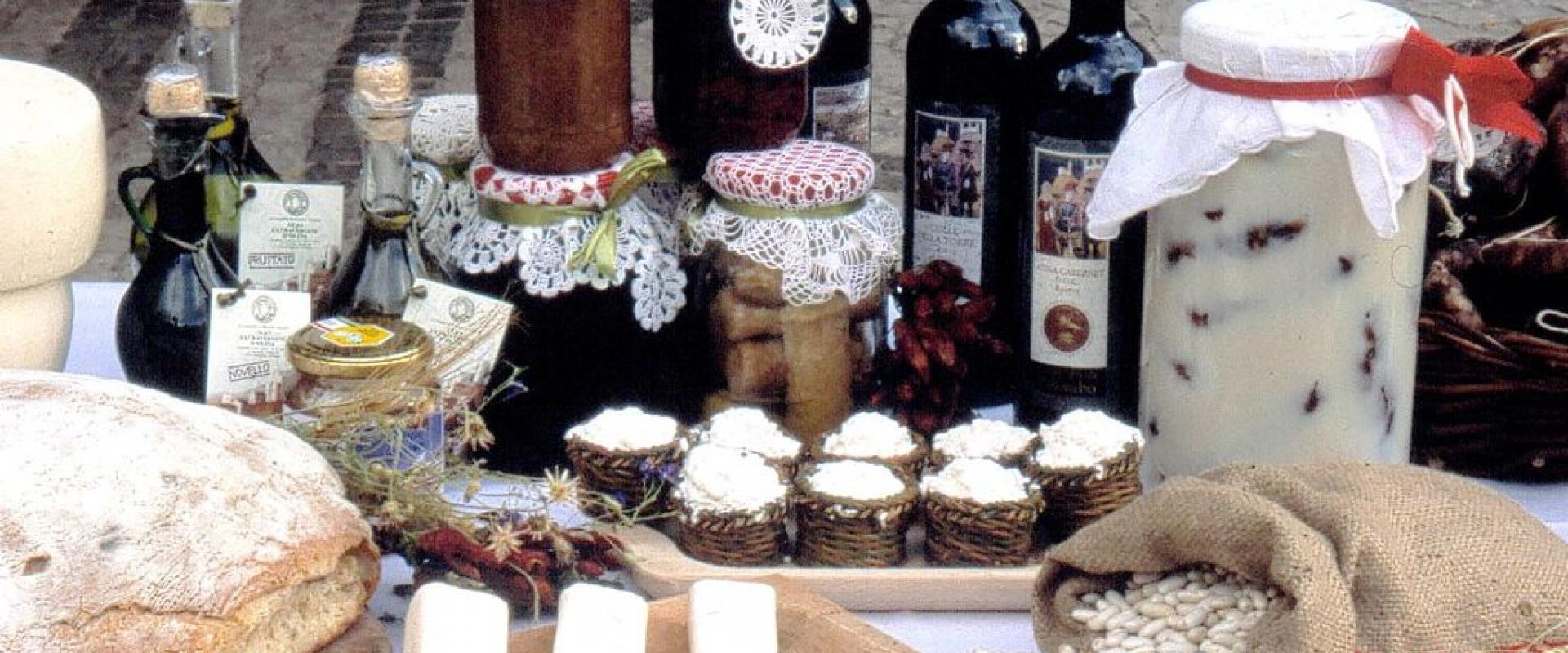 Garden Tour and Dinner with Tasting Menu in farmhouse in Tuscia area Garden Tour and Dinner with Tasting Menu in farmhouse in Tuscia area